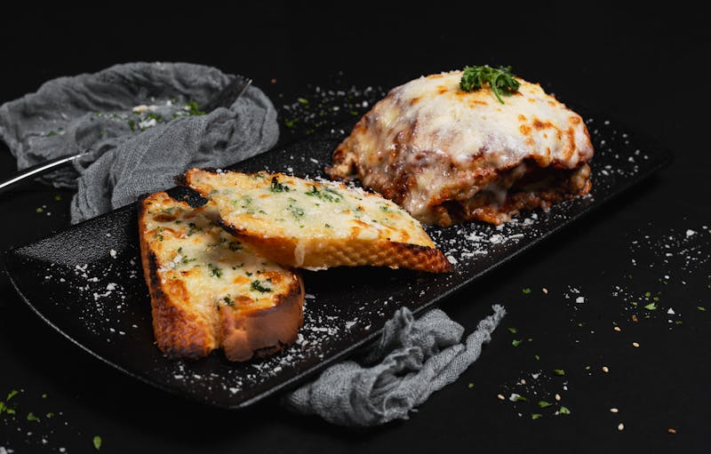 Garlic bread starter at pizza luce restaurant
